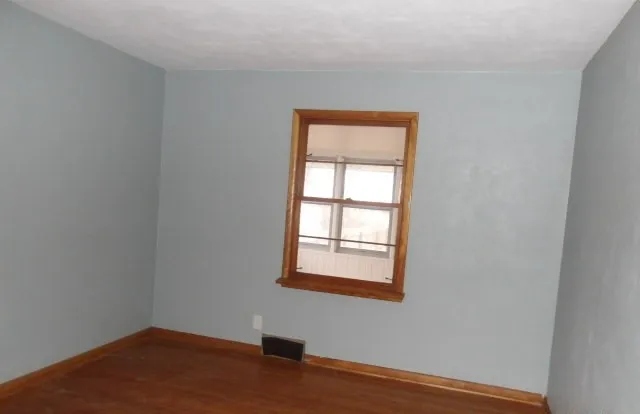 $99,900 | 516 North John Street, Farmer City, IL 61842