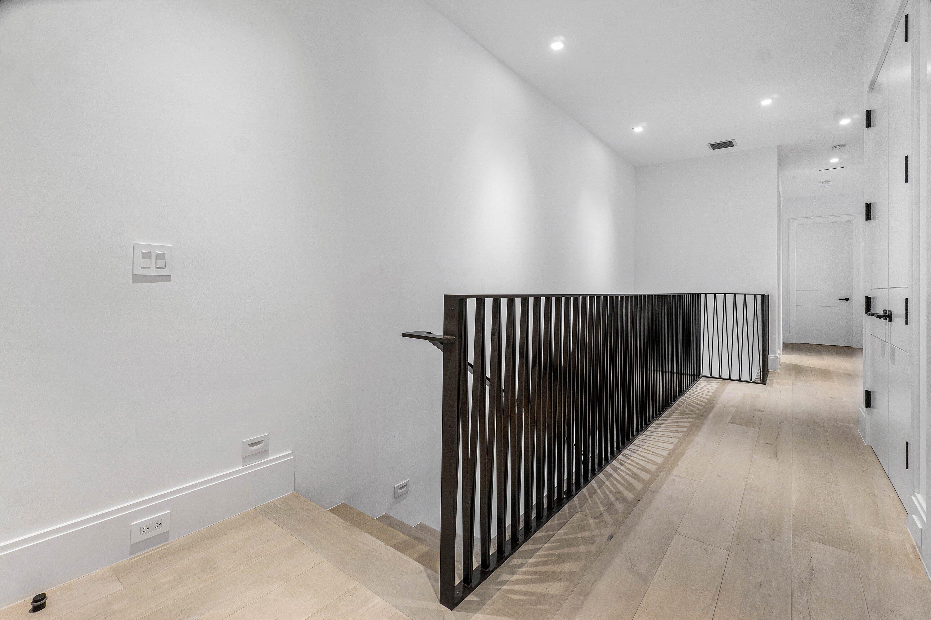 514 Northeast 7th Avenue Delray Beach, FL 33483 - Photo 17 of 51 a view of hallway