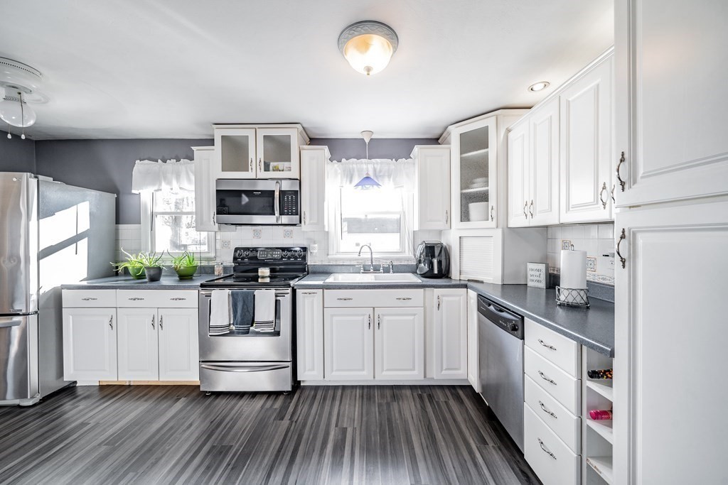 95 Campechi Street Springfield, MA 01104 - Photo 3 of 39 Gallery Image 3