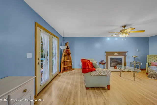 $374,900 | 406 Edgewood Drive South, Clarks Summit, PA 18411