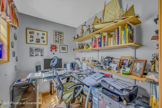 $374,900 | 406 Edgewood Drive South, Clarks Summit, PA 18411