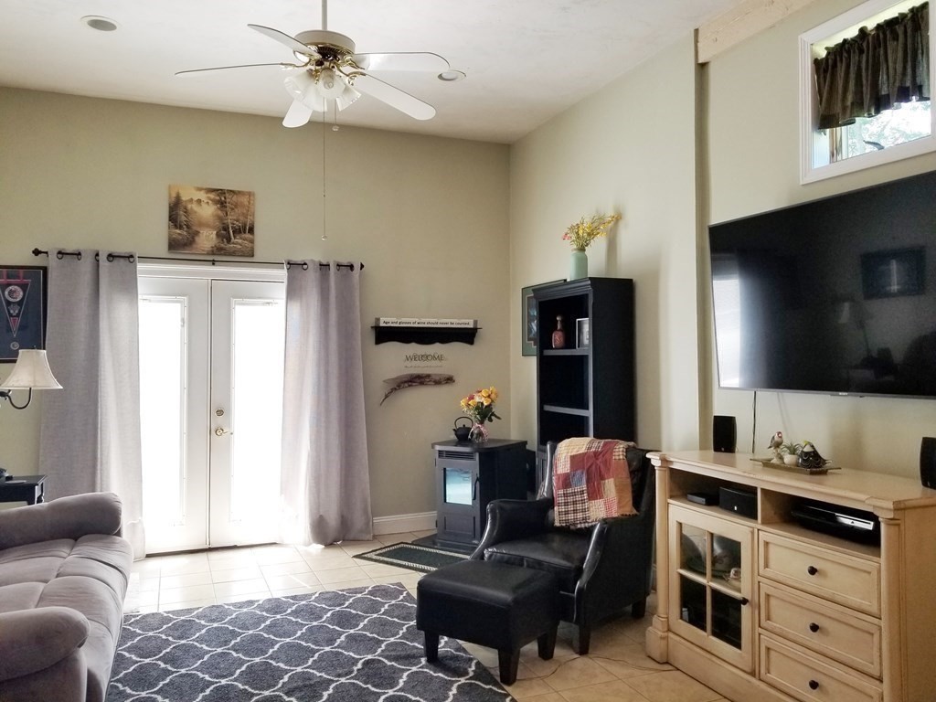 40 R Bellingham Road Blackstone, MA 01504 - Photo 13 of 24