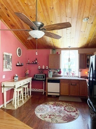 40 R Bellingham Road Blackstone, MA 01504 - Photo 14 of 24