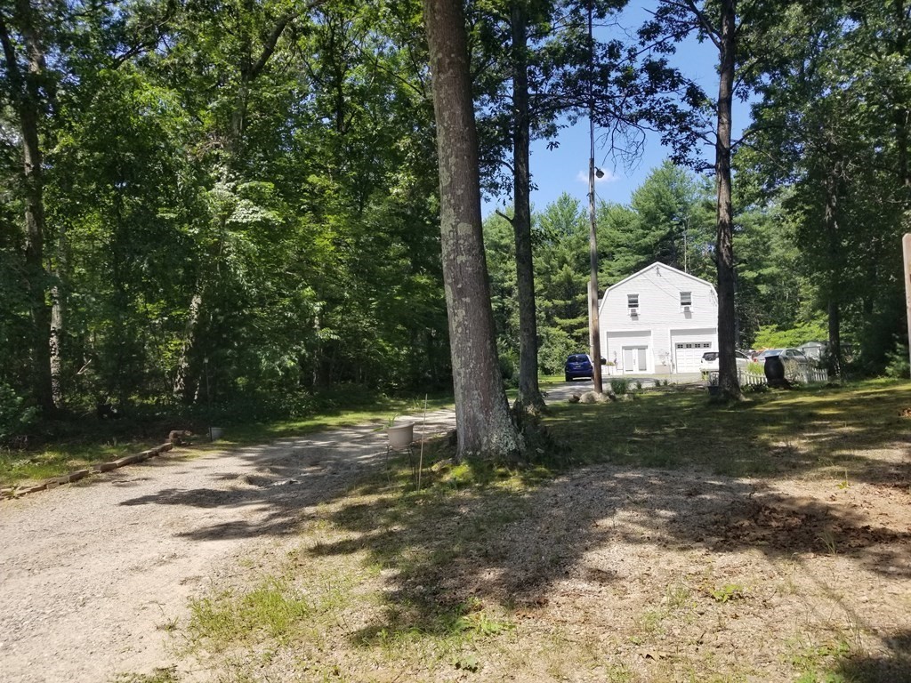 40 R Bellingham Road Blackstone, MA 01504 - Photo 2 of 24