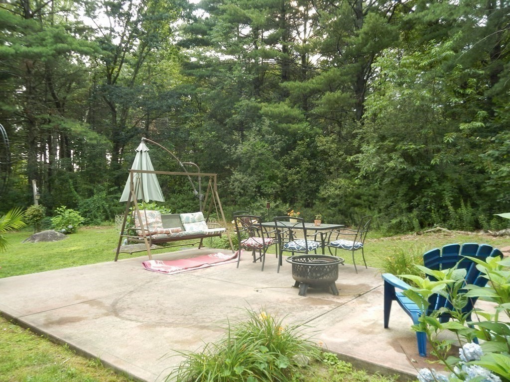 40 R Bellingham Road Blackstone, MA 01504 - Photo 6 of 24