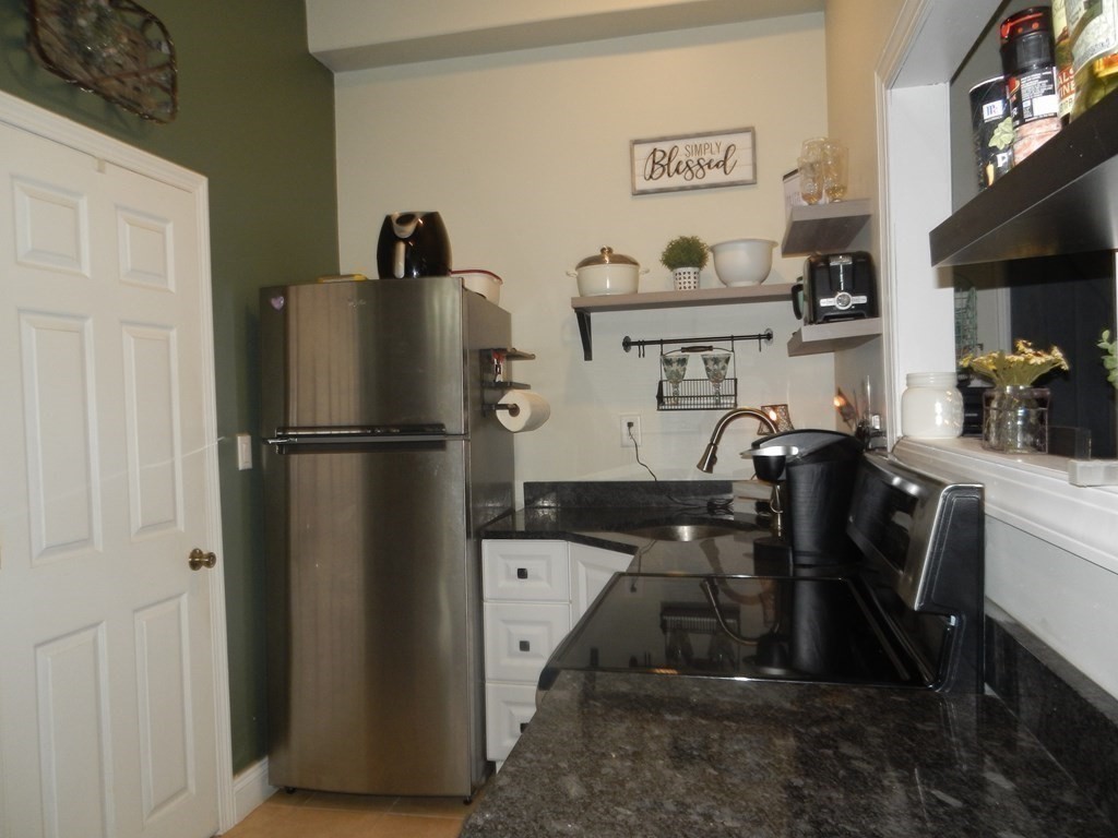 40 R Bellingham Road Blackstone, MA 01504 - Photo 10 of 24