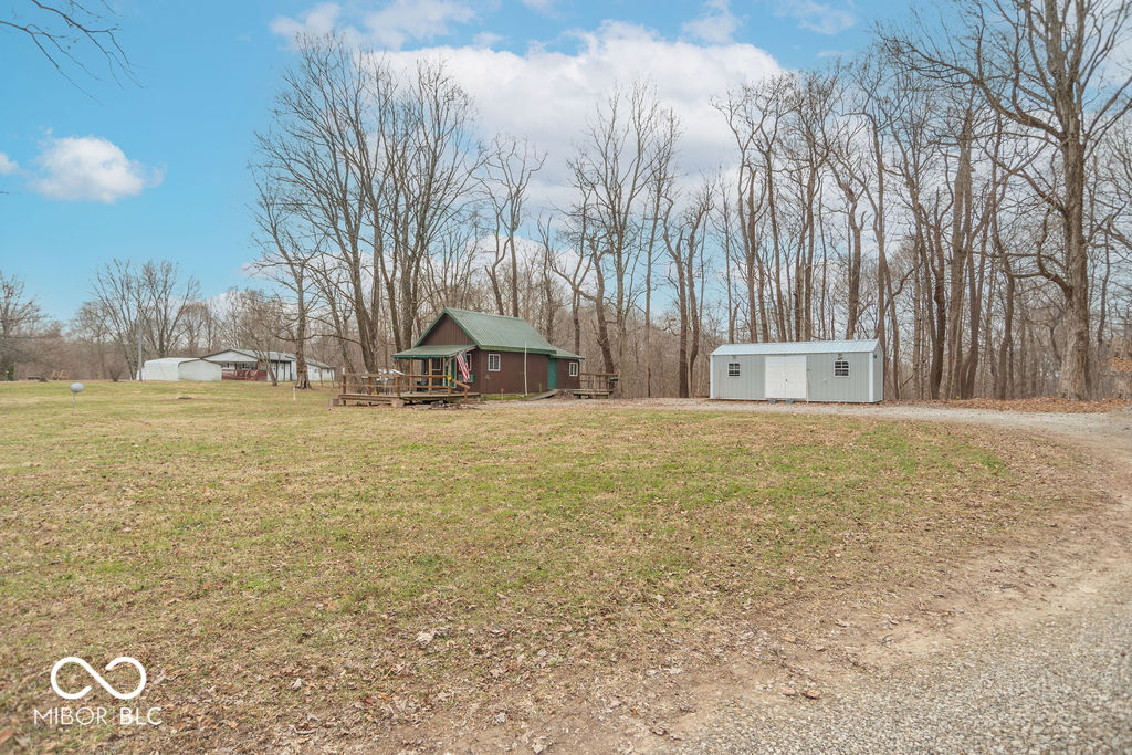 919 South Chaney Road Bloomfield, IN 47424 - Photo 1 of 16