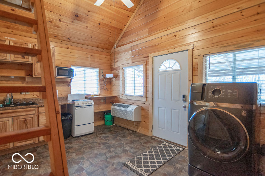 919 South Chaney Road Bloomfield, IN 47424 - Photo 5 of 16