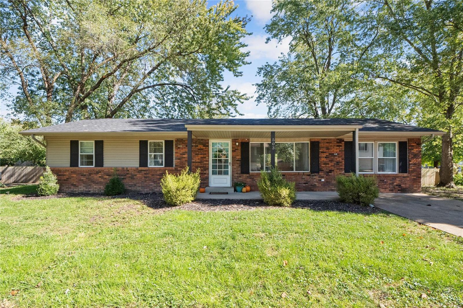 503 Riggin Road Troy, IL 62294 - Photo 1 of 32 Gallery Image 1
