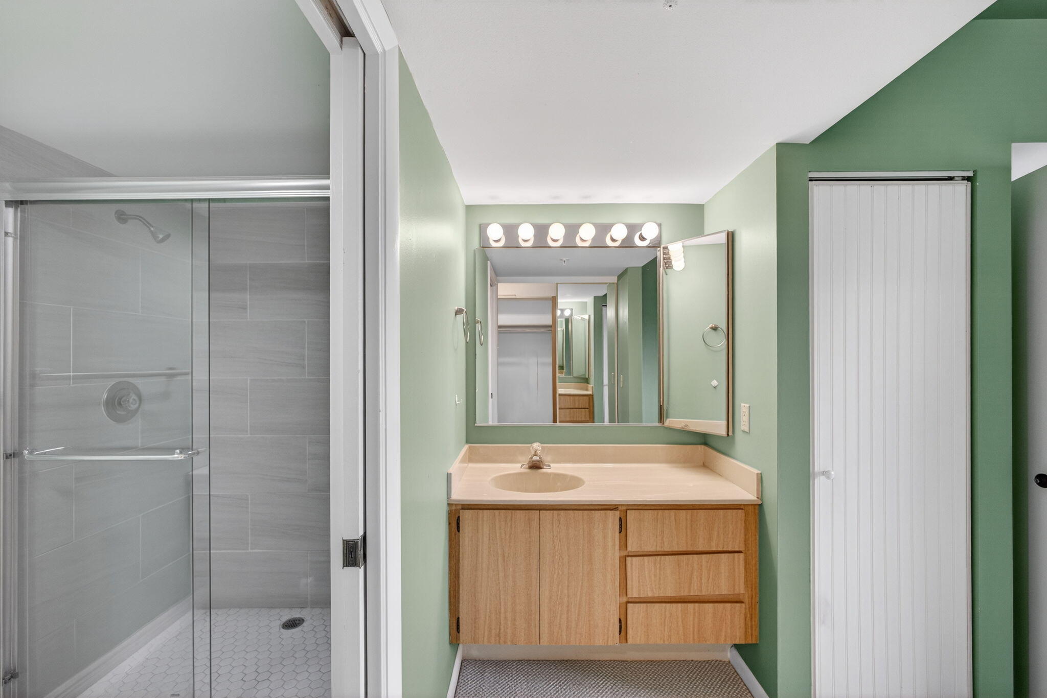 601 Seafarer Circle, Unit 504 Jupiter, FL 33477 - Photo 11 of 31 Master bath