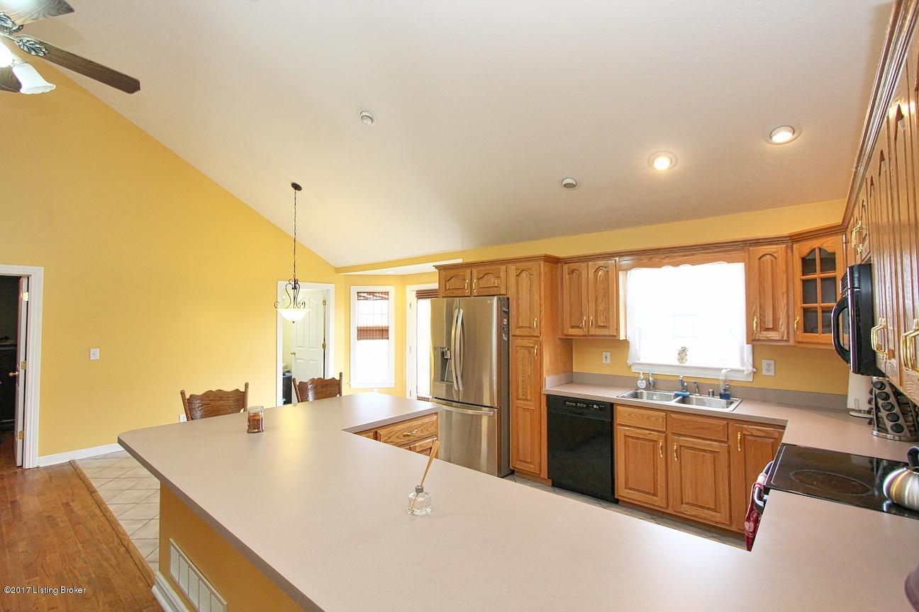 3839 Zoneton Road Shepherdsville, KY 40165 - Photo 9 of 33 3839 Zoneton Rd home for sale 9