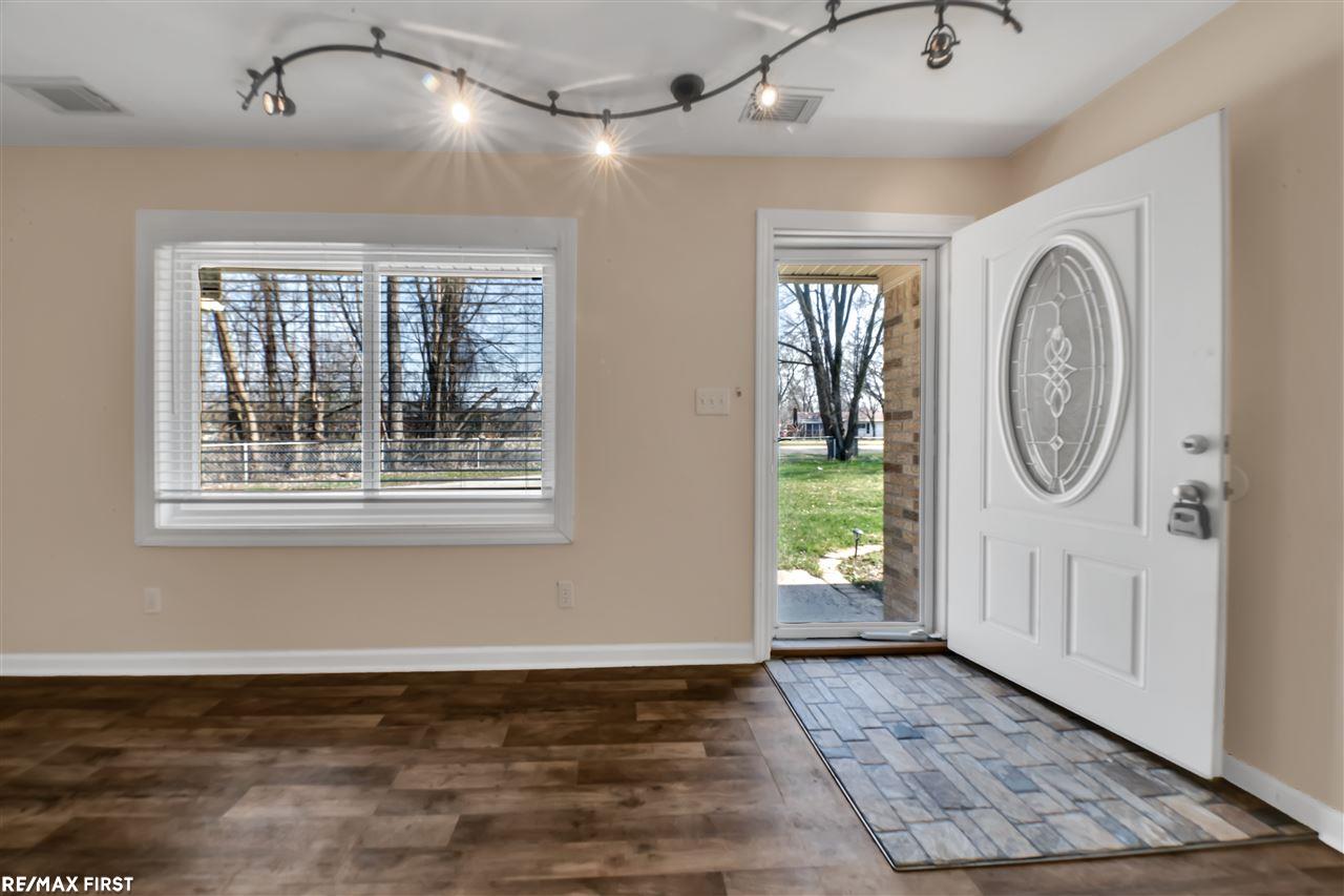 32116 Henry Ruff Road Romulus, MI 48174 - Photo 5 of 27