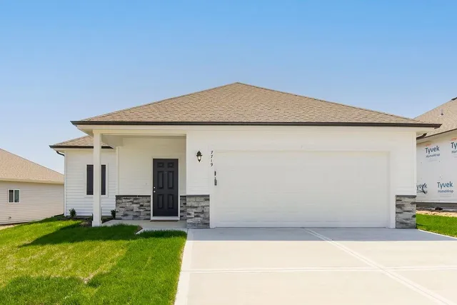 $334,950 | 7743 Northwest 123 Terrace, Kansas City, MO 64163