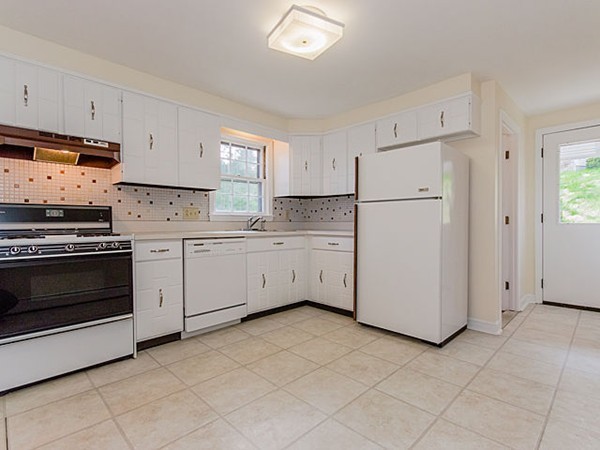 11 Glen Road Dedham, MA 02026 - Photo 8 of 23 Gallery Image 8