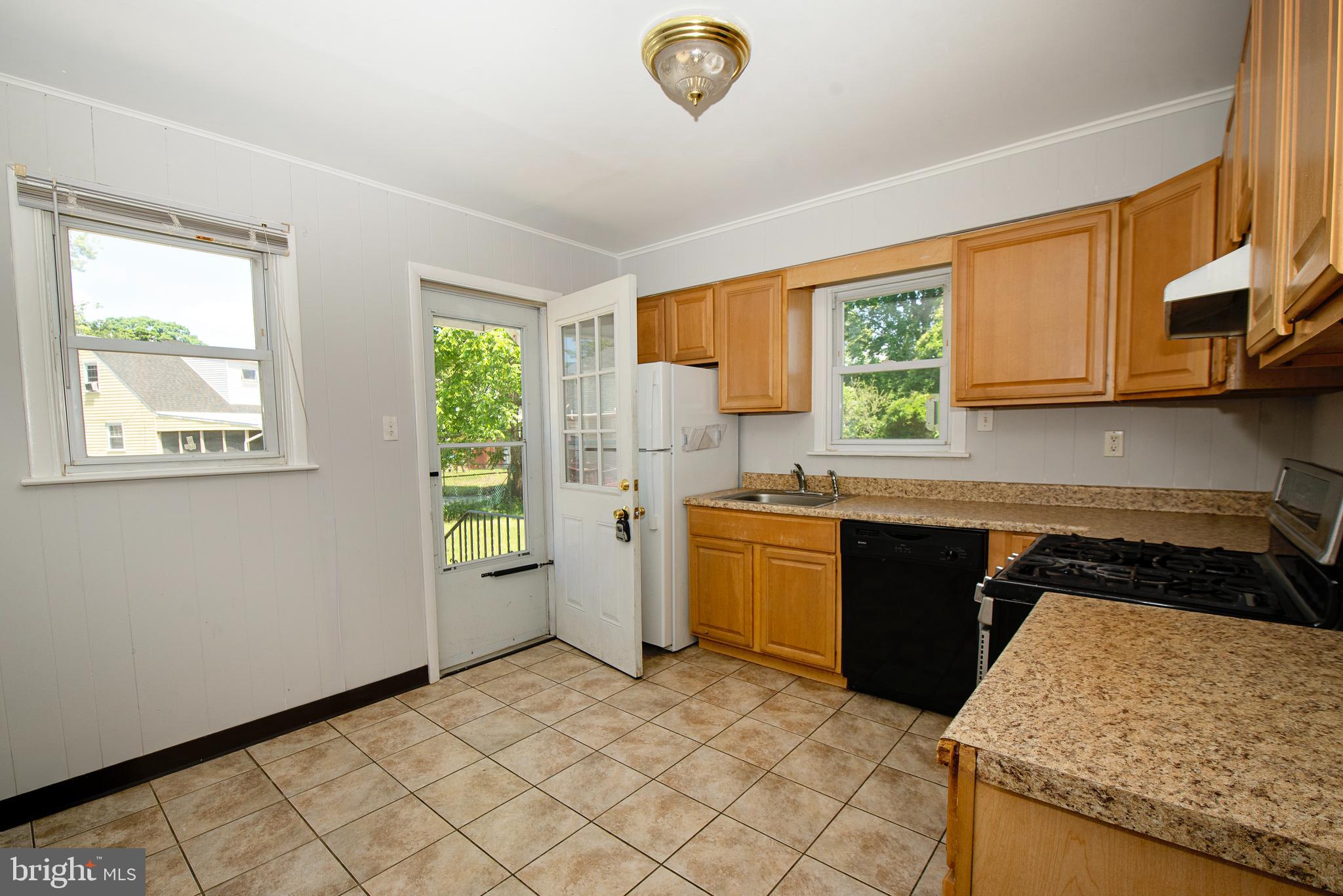 214 David Place Magnolia, NJ 08049 - Photo 5 of 16