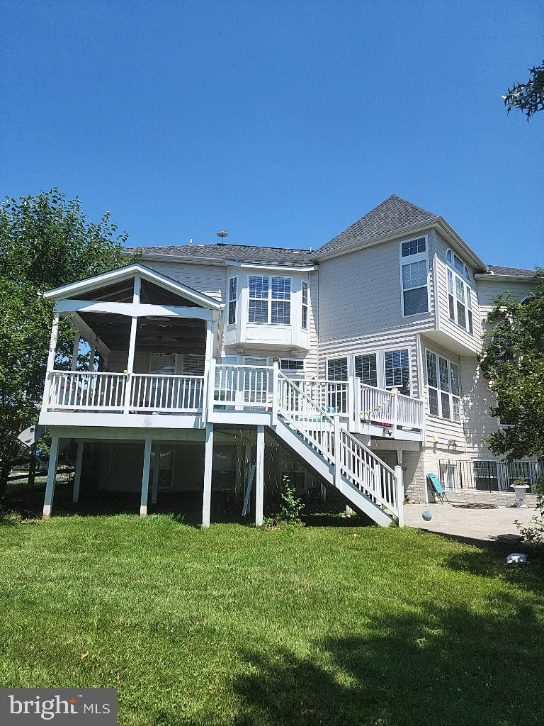43417 Cedar Place Chantilly, VA 20152 - Photo 3 of 24 Charming home with spacious deck.