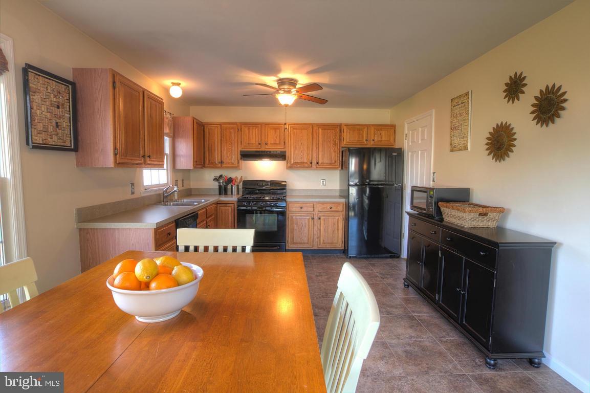 51 Robinhill Drive Lititz, PA 17543 - Photo 11 of 35 Gallery Image 11