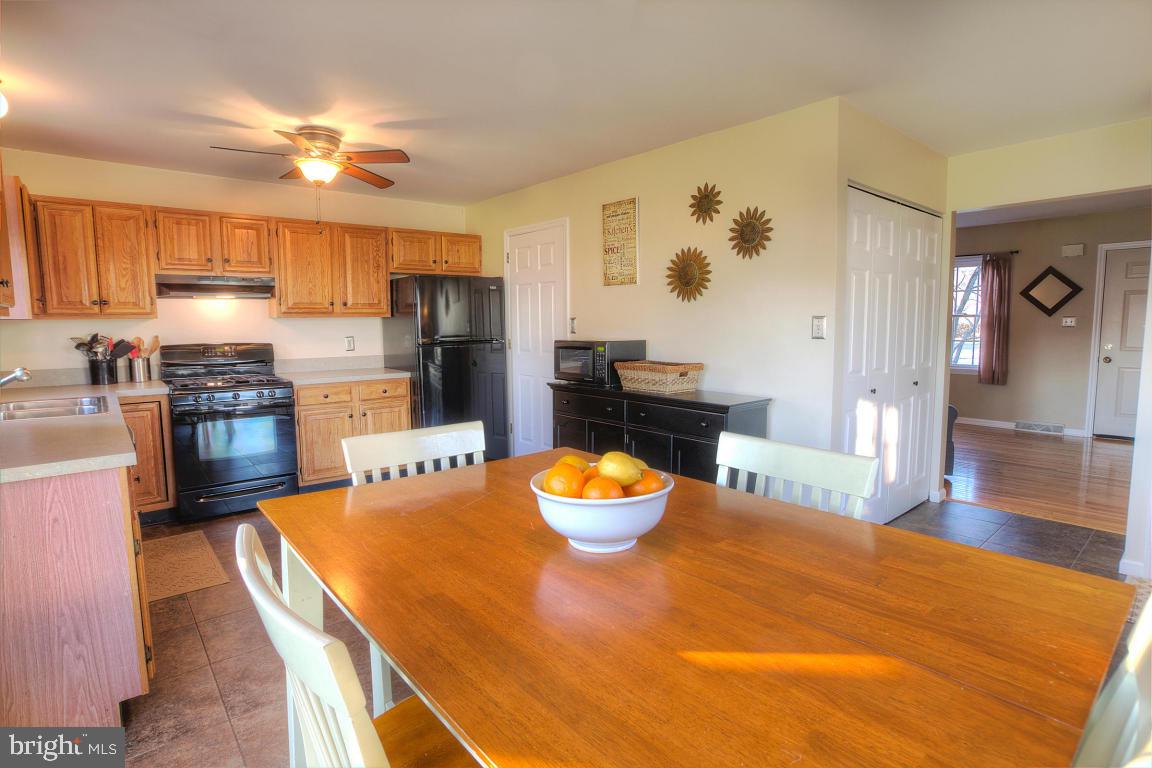51 Robinhill Drive Lititz, PA 17543 - Photo 8 of 35 Gallery Image 8