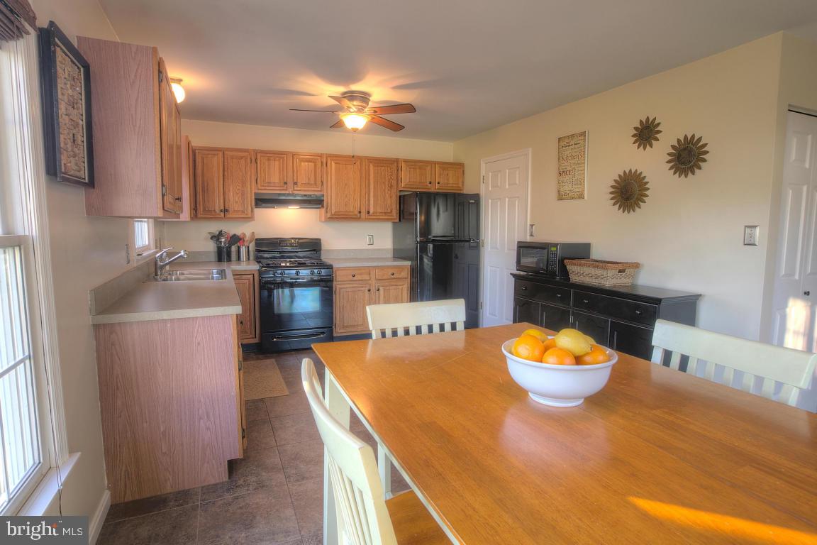 51 Robinhill Drive Lititz, PA 17543 - Photo 9 of 35 Gallery Image 9