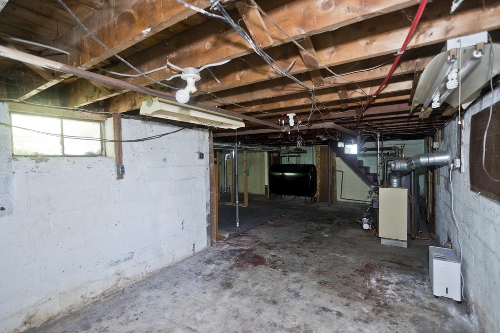 135 Lucerne Road Springfield, MA 01119 - Photo 39 of 40