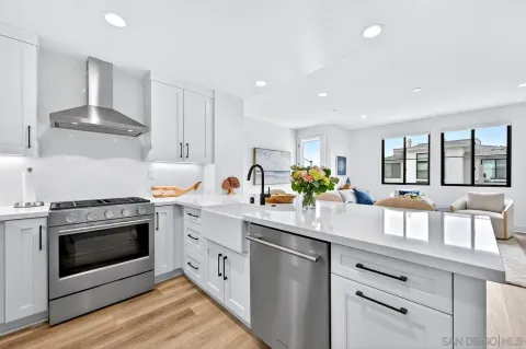$1,549,999 | 1101 Catania Court, Unit 201, Encinitas, CA 92024