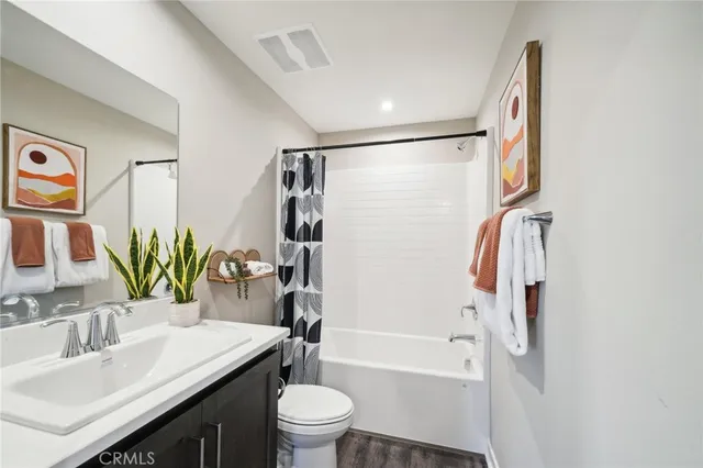 $733,515 | 16051 Montenegro Lane, Fontana, CA 92336