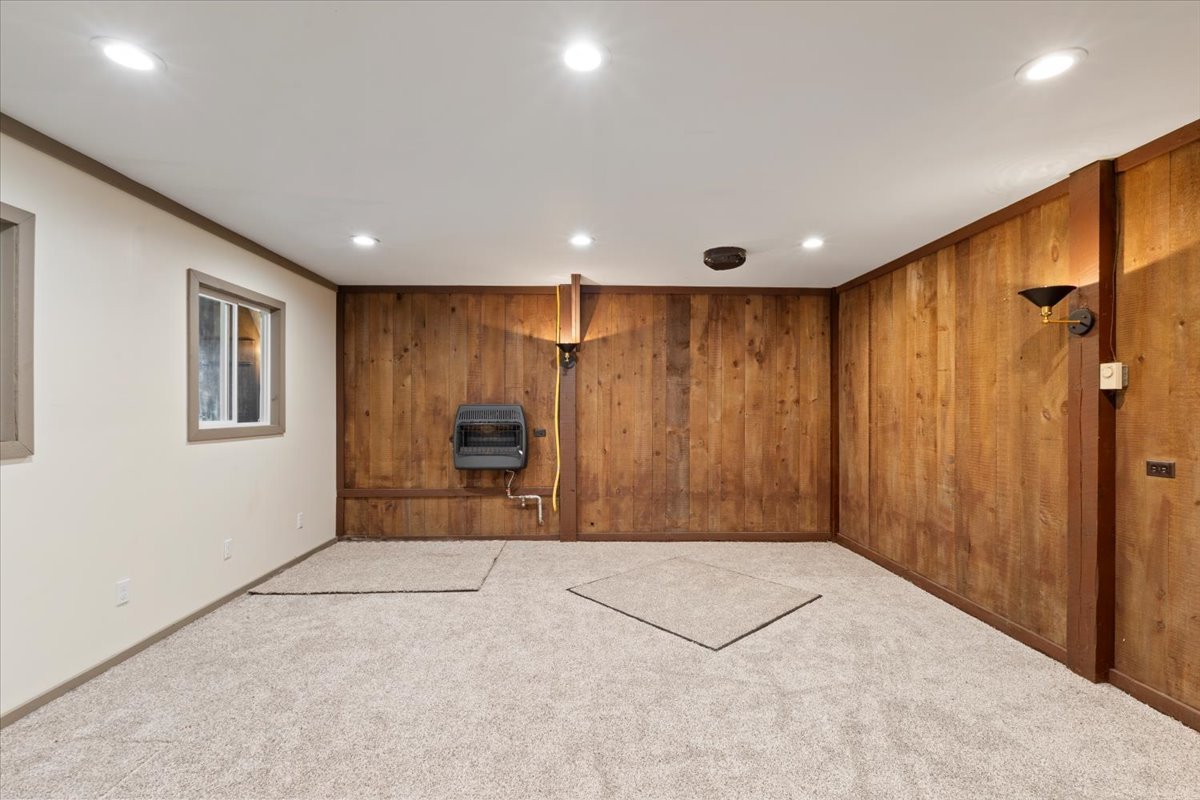5460 Moline Road Erie, IL 61250 - Photo 26 of 38 a view of livingroom with furniture