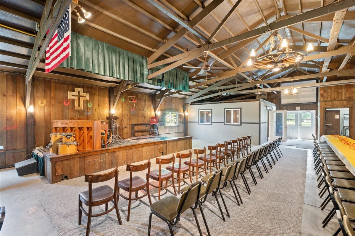 5460 Moline Road Erie, IL 61250 - Photo 31 of 38 a view of a chairs and table in a patio