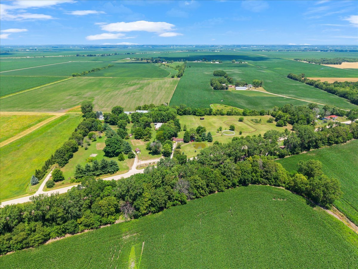 5460 Moline Road Erie, IL 61250 - Photo 36 of 38 a view of a lush green space