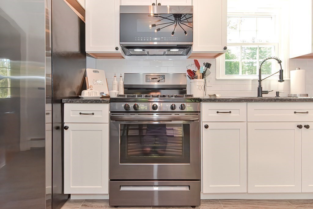 3 Stanford Road Franklin, MA 02038 - Photo 4 of 40 Gallery Image 4