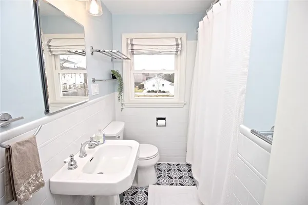 $3,700 | 139 Coggeshall Avenue, Newport, RI 02840