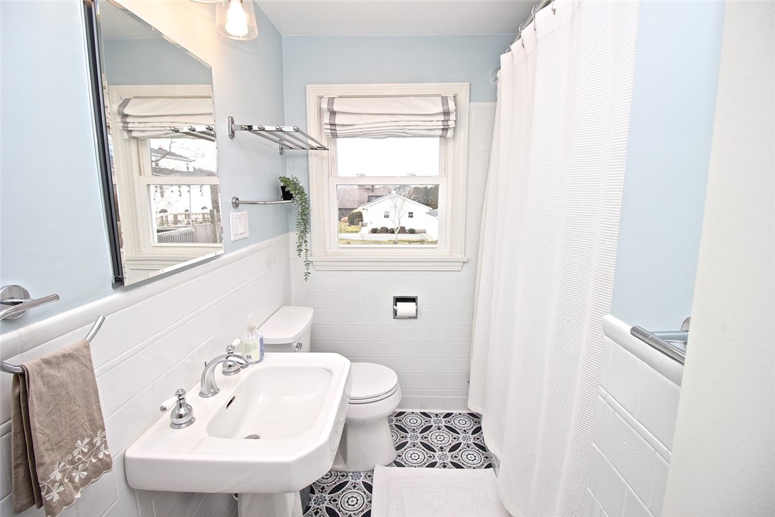139 Coggeshall Avenue Newport, RI 02840 - Photo 16 of 50 Full Bath with Tub & Shower