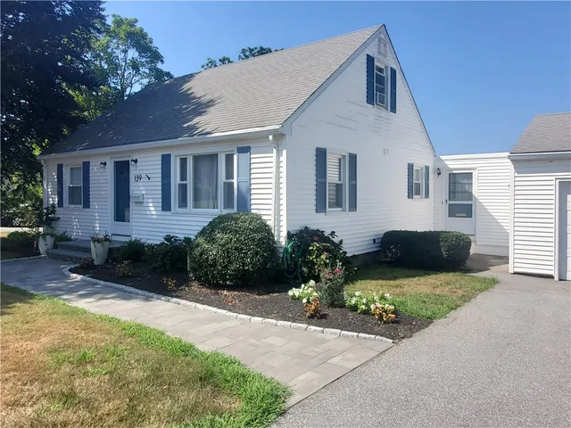 $3,700 | 139 Coggeshall Avenue, Newport, RI 02840
