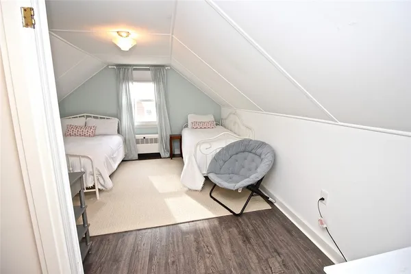 $3,700 | 139 Coggeshall Avenue, Newport, RI 02840