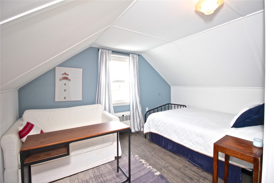 139 Coggeshall Avenue Newport, RI 02840 - Photo 28 of 50 2nd Floor Bedroom #4