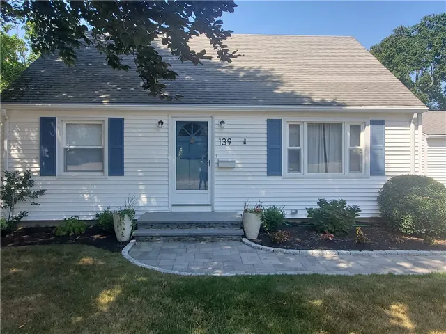 $3,700 | 139 Coggeshall Avenue, Newport, RI 02840