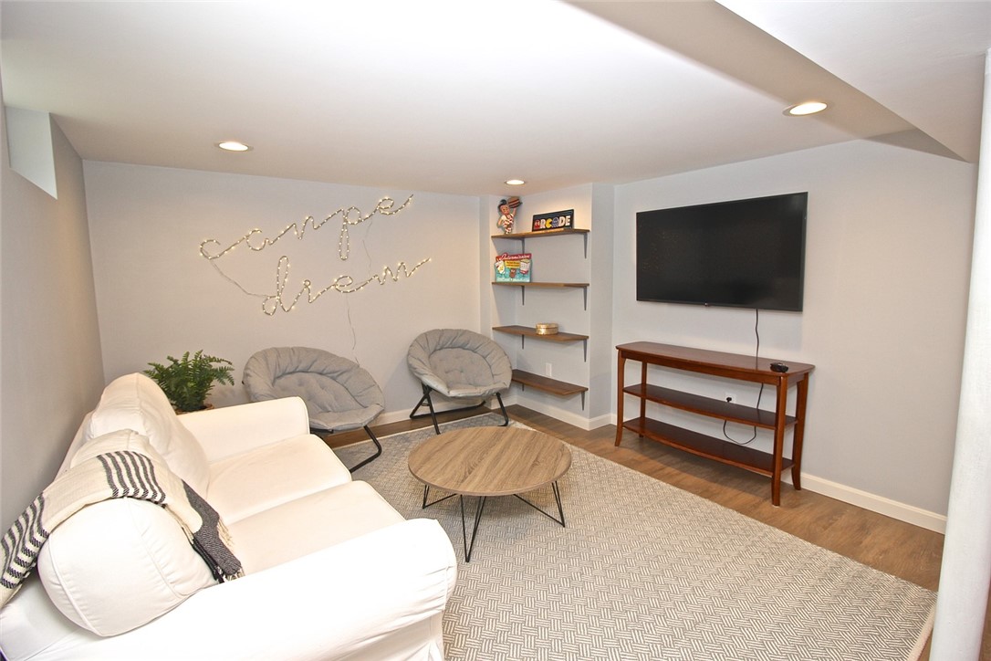 139 Coggeshall Avenue Newport, RI 02840 - Photo 32 of 50