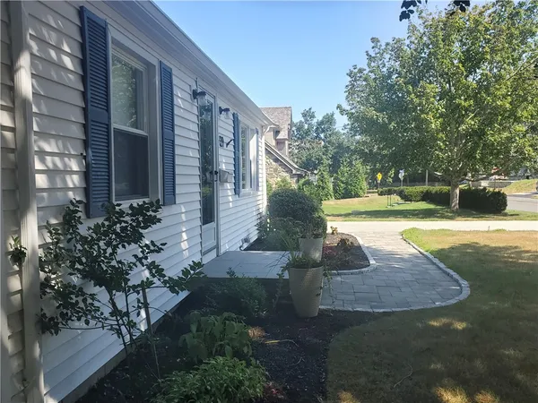 $3,700 | 139 Coggeshall Avenue, Newport, RI 02840