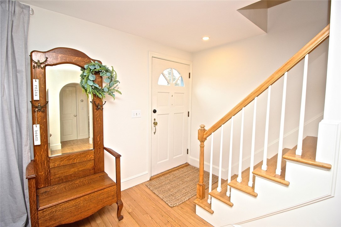 139 Coggeshall Avenue Newport, RI 02840 - Photo 5 of 50 Front Door Entry