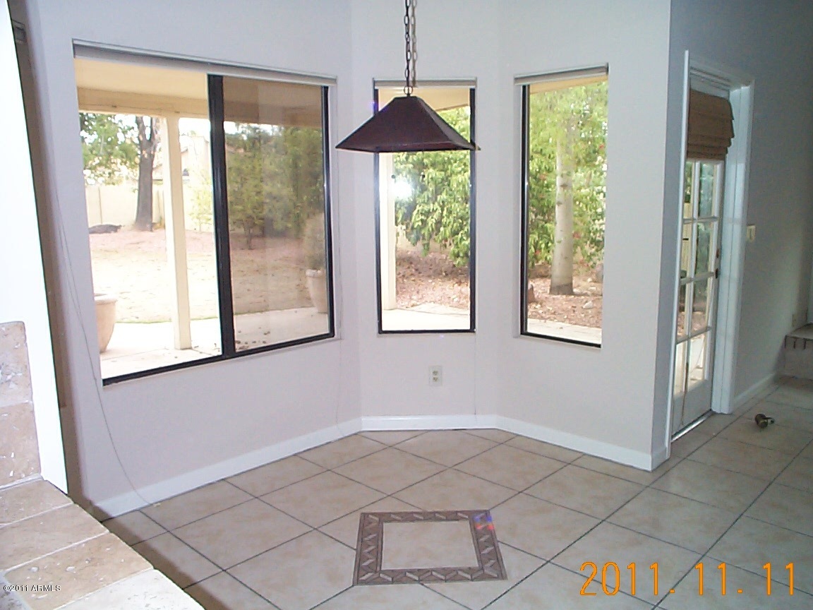 259 East Rhea Road Tempe, AZ 85284 - Photo 7 of 9 Kitchen Dining Area