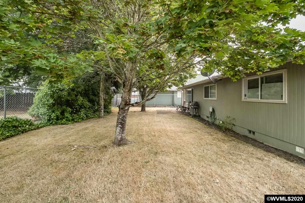1609 Del Rio Avenue Southeast Albany, OR 97322 - Photo 31 of 36