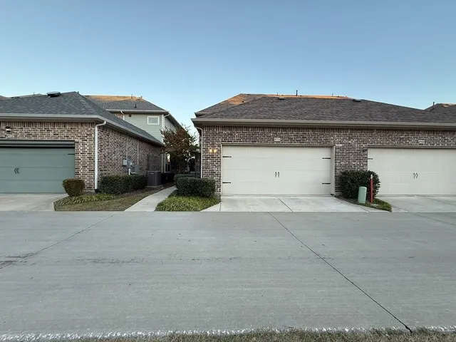 a house view with a outdoor space
