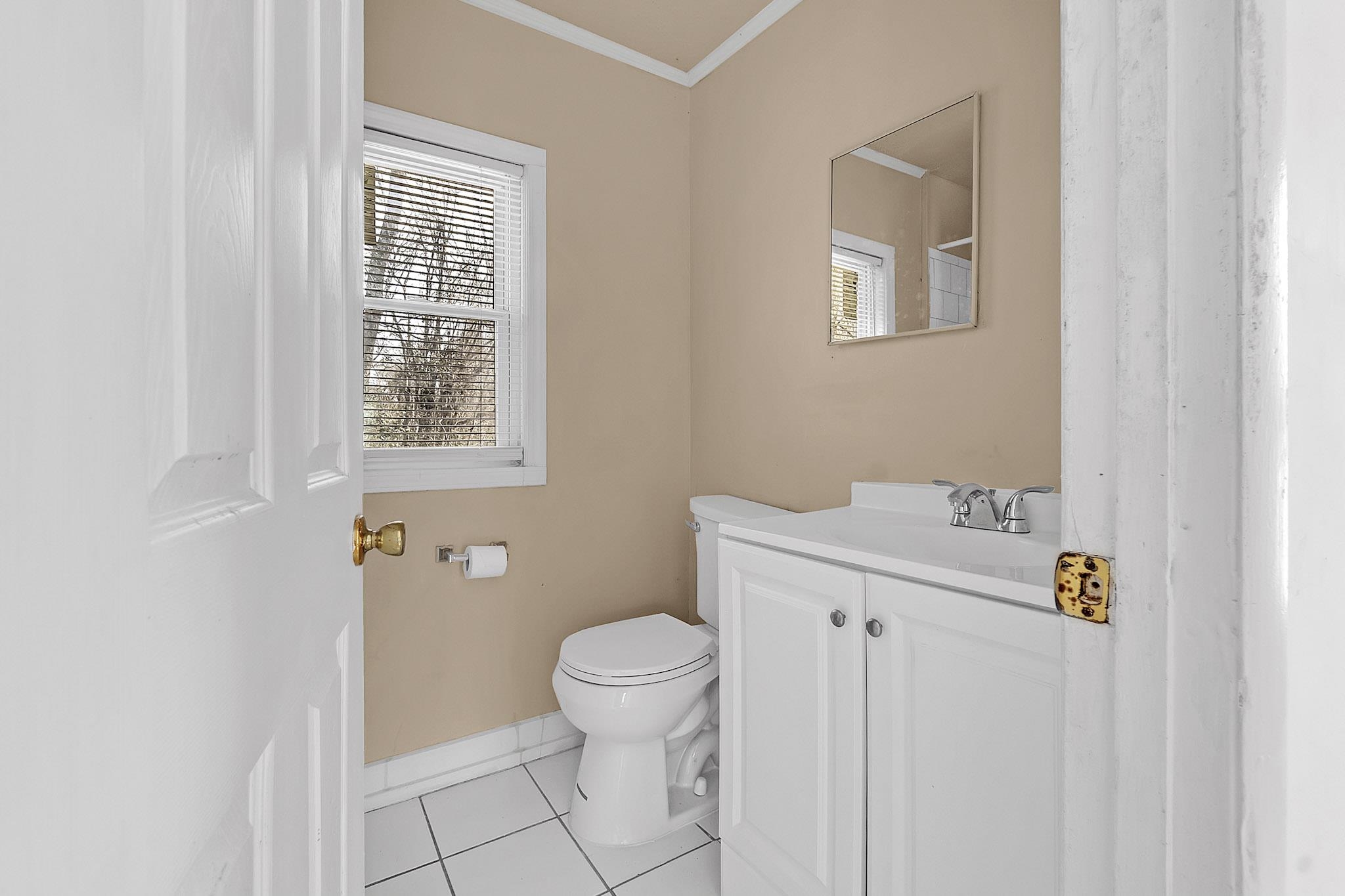 2196 Ketchum Road Memphis, TN 38114 - Photo 19 of 20 a bathroom with a toilet and a shower