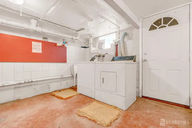 a view of a storage & utility room