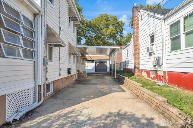 a view of back yard of the house