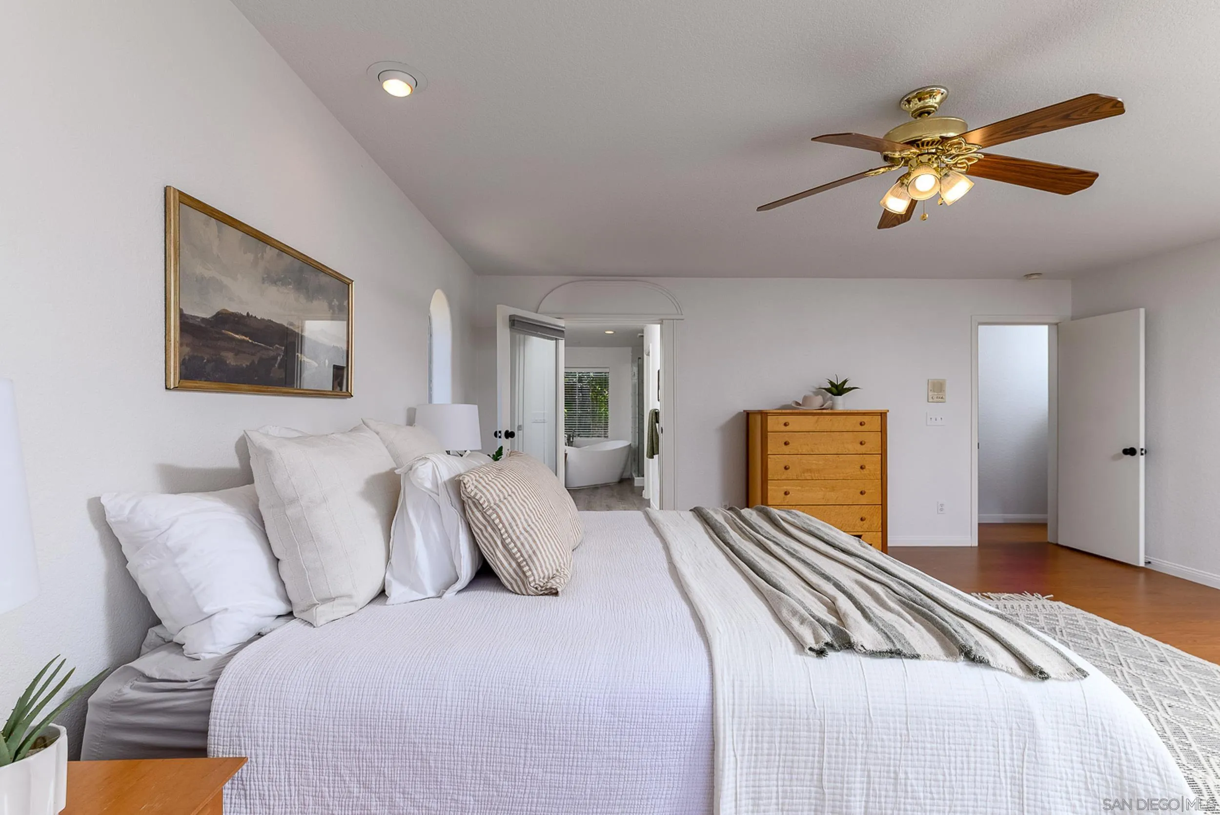 1577 Oak Land Road Julian, CA 92036 - Photo 27 of 73 Primary Bedroom