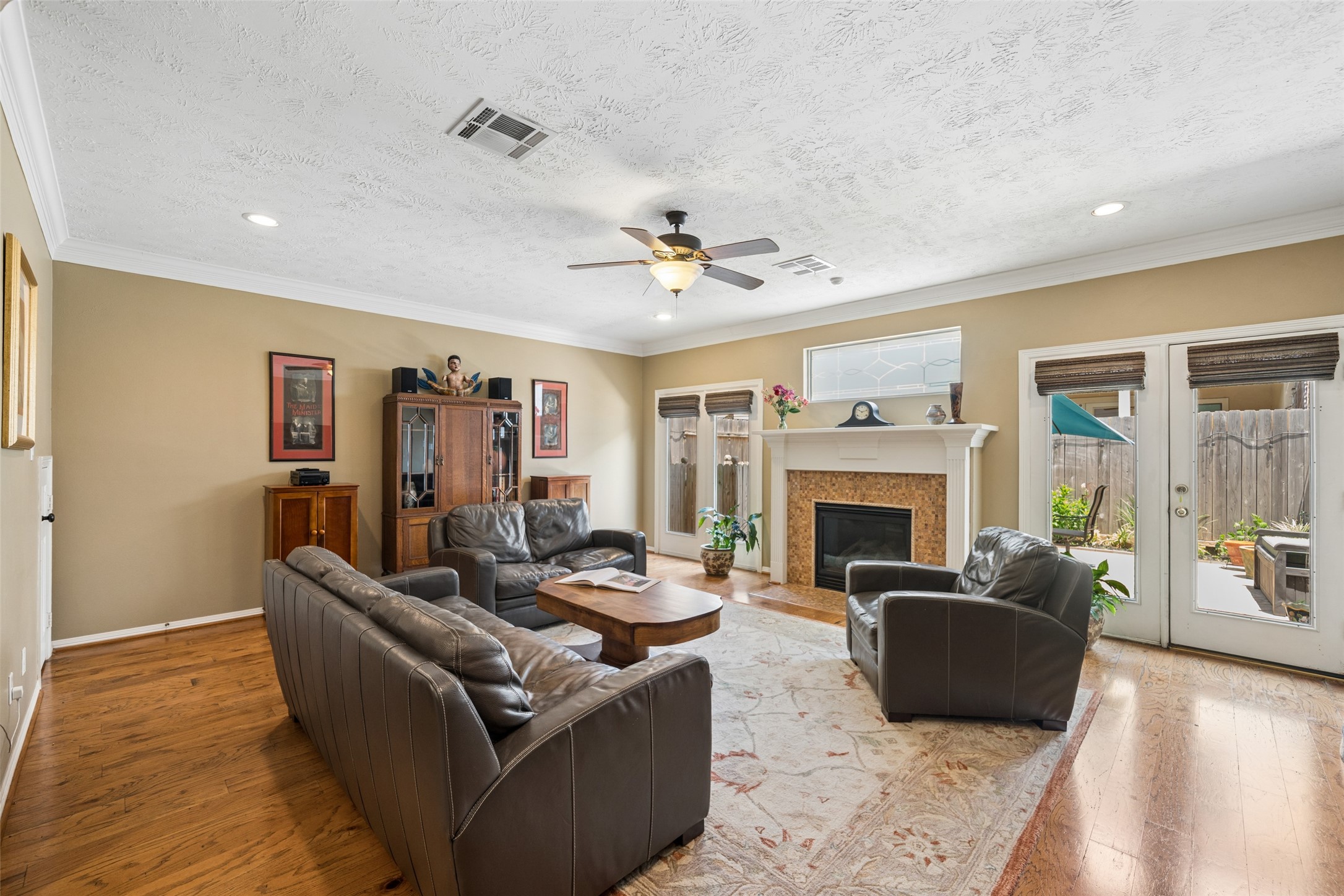 5232 Eigel Street Houston, TX 77007 - Photo 7 of 41