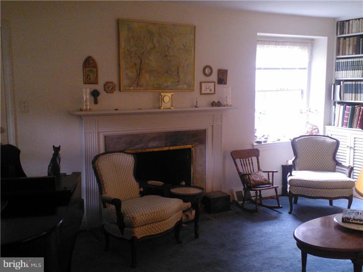 725 Pine Ridge Road Media, PA 19063 - Photo 4 of 13 Living Room
