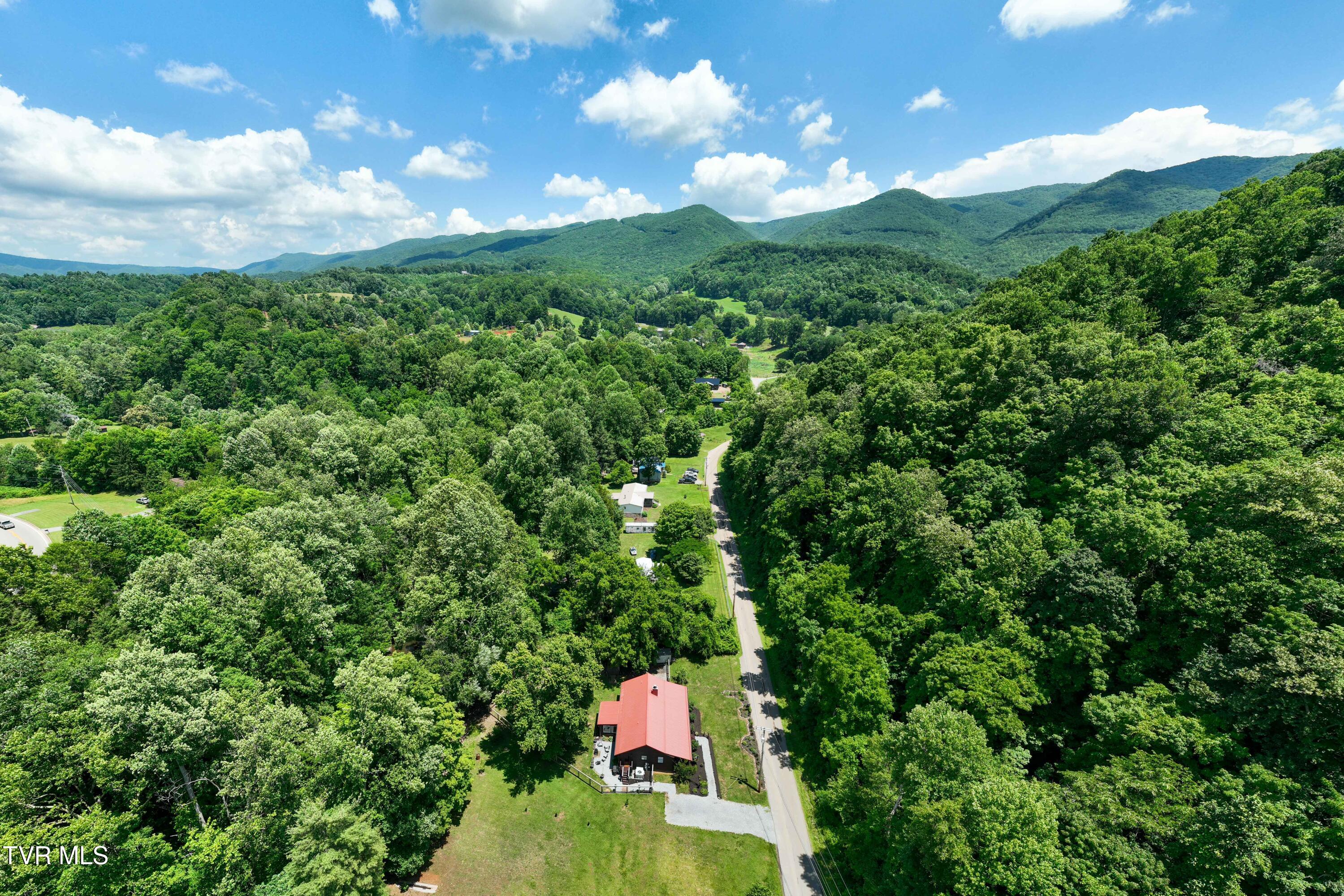 135 Grindstaff Hollow Road Elizabethton, TN 37643 - Photo 94 of 116 135 Grindstaff Hollow (9 of 83)