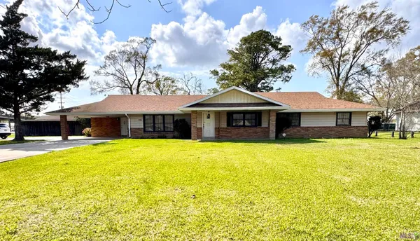 $235,000 | 213 Lake Palourde Road, Amelia, LA 70380